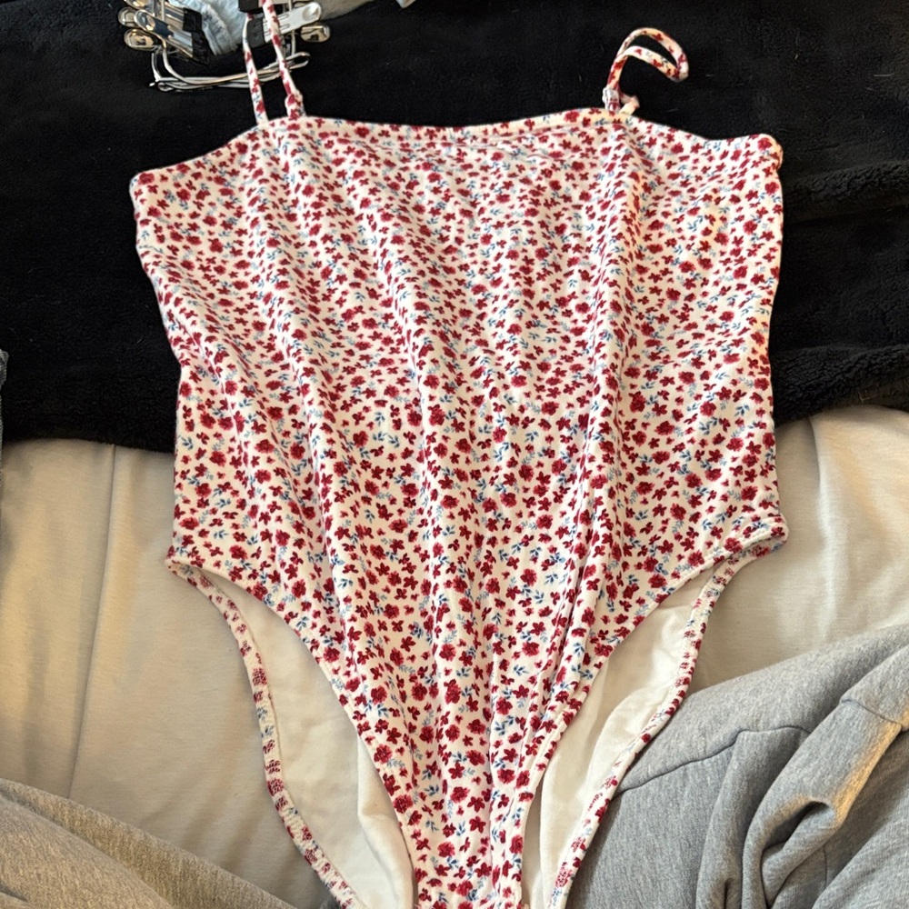 Old Navy Floral Bodysuit - Red and White